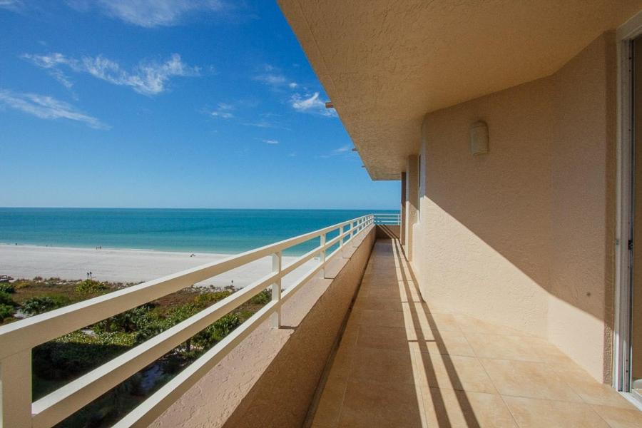 Popular attractions Area Nearby Property